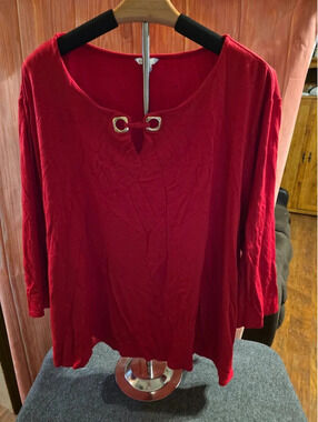 Cato Women’s 26/28W Red 3/4 Sleeve Keyhole Top with Grommet Hardware